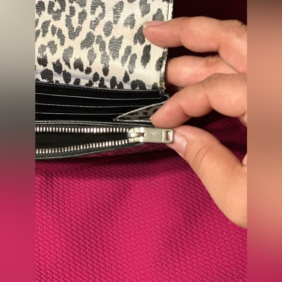 Authentic YSL Saint Laurent Cheetah wallet - Picture 11 of 12